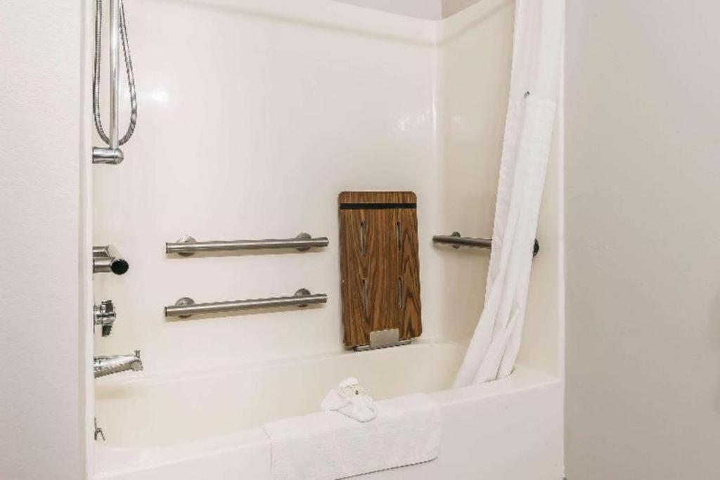 Suburban Studios Mason Hwy 42 Εξωτερικό φωτογραφία