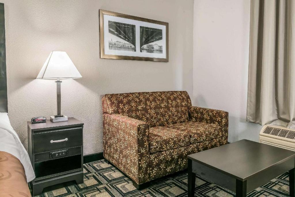 Suburban Studios Mason Hwy 42 Εξωτερικό φωτογραφία