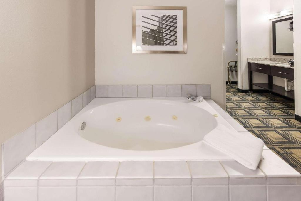 Suburban Studios Mason Hwy 42 Εξωτερικό φωτογραφία